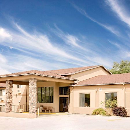 Days Inn By Wyndham Boonville Dış mekan fotoğraf