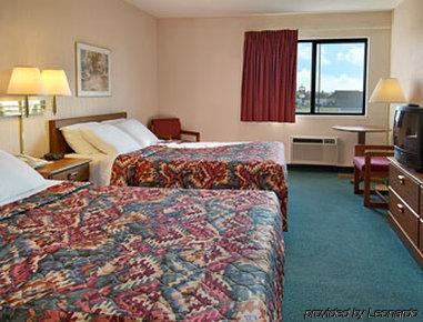 Days Inn By Wyndham Boonville Oda fotoğraf